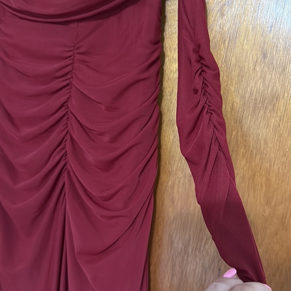 HAMPTON GOWN IN DEEP GARNET - Picture 8 of 16